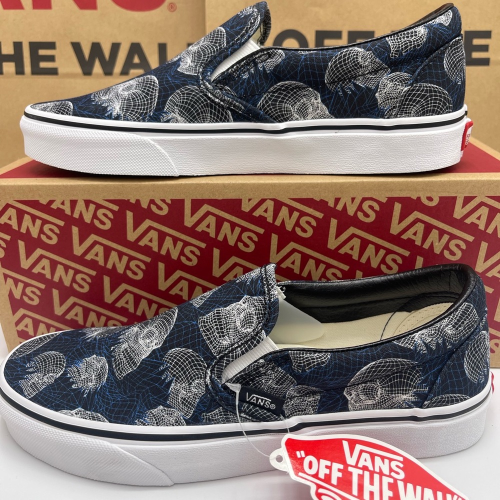 Vans WMNS Classic Slip-On (Wireframe Skulls)Blktrwht
VN0A33TB9IB Sneakers